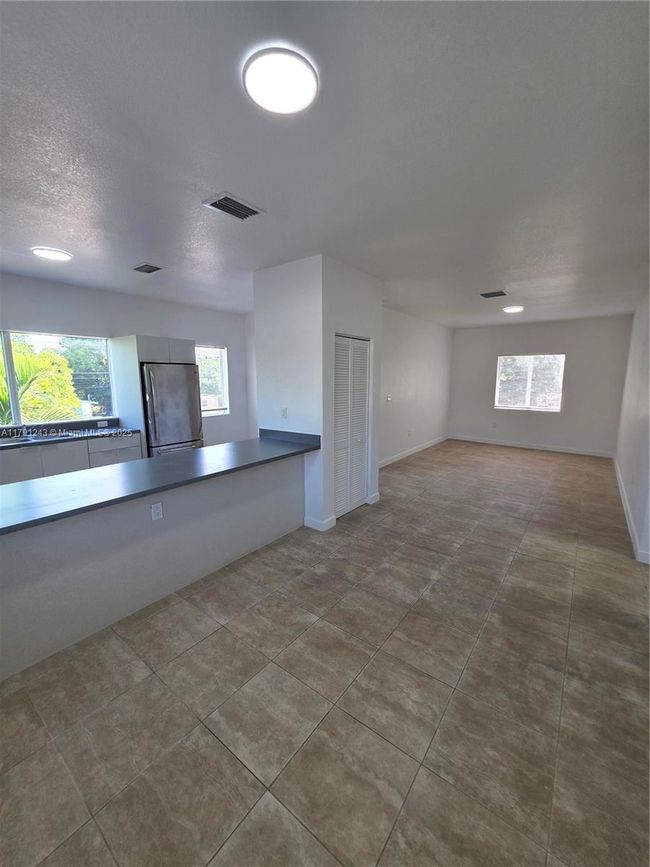10233 Sw 176 Th St, Home with 3 bedrooms, 2 bathrooms and null parking in Miami FL | Image 12