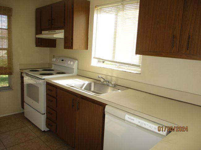 1720 Se Linpark Ct, Condo with 2 bedrooms, 1 bathrooms and null parking in Port St Lucie FL | Image 7