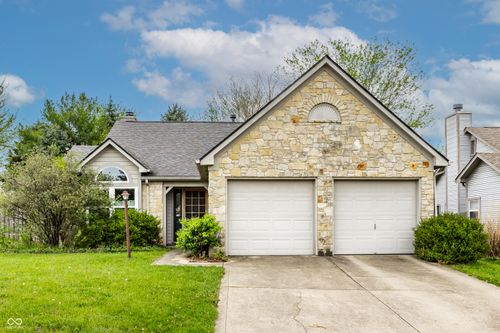 3239 Village Park North Dr, Carmel, IN, 46033-9037 | Card Image