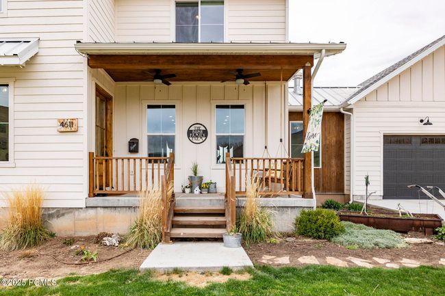 4611 S Cove Ln, Home with 3 bedrooms, 3 bathrooms and null parking in Daniel UT | Image 11