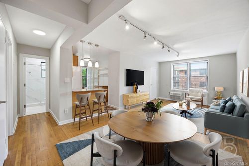 2k-25-34 Crescent St, Astoria, NY, 11102-2926 | Card Image