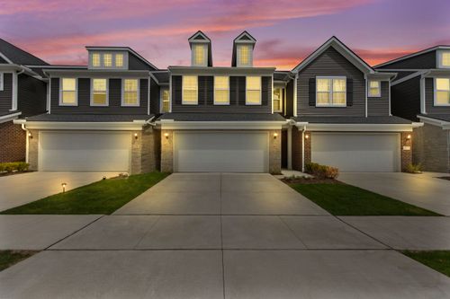 4867 Glenora Dr, Lake Orion, MI, 48359-2081 | Card Image