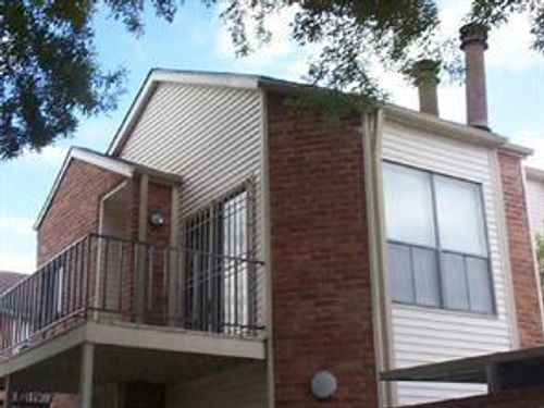 10154 Waterstone Dr, Houston, TX, 77042-5832 | Card Image