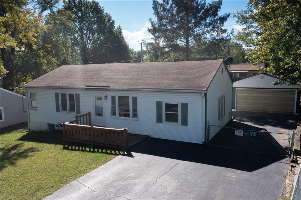 Peck Dr, Independence, MO 64056