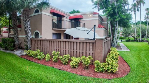 apt-c-8050 Severn Dr, Boca Raton, FL, 33433-8571 | Card Image