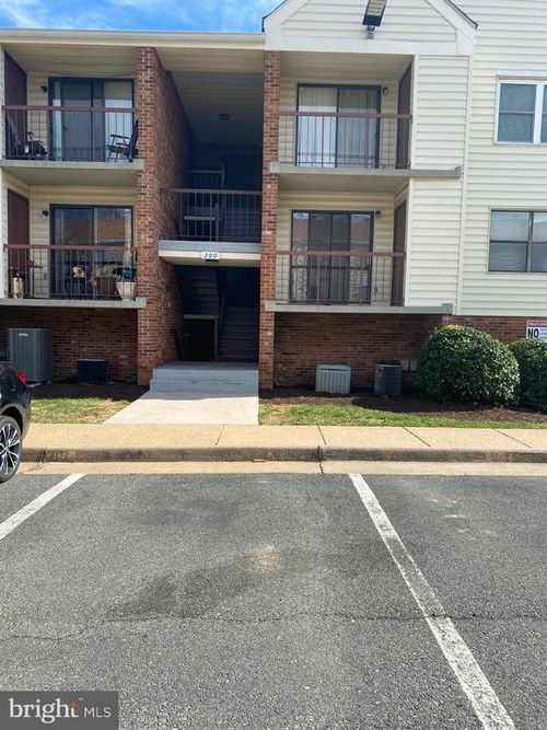 apt-203-200 Chesterfield Ln, Stafford, VA, 22556-9004 | Card Image