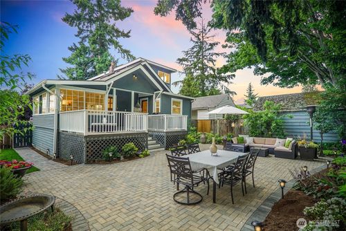 746 N 89th St, Seattle, WA, 98103-3806 | Card Image