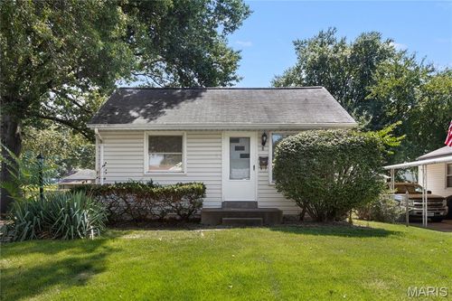 8 Wescott Drive, Florissant, MO, 63031 | Card Image