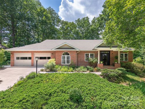 306 Croydon Dr, Hendersonville, NC, 28791-1359 | Card Image
