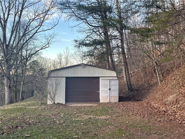 View of garage | Image 9