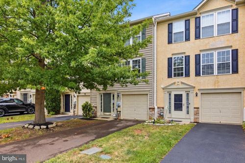 30 N Savanna Dr, POTTSTOWN, PA, 19465-6602 | Card Image