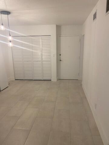 Residential Lease in Oakland Park 3