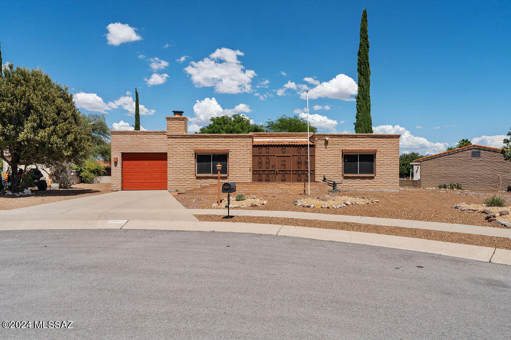 LA Grosella , Green Valley, AZ 85614