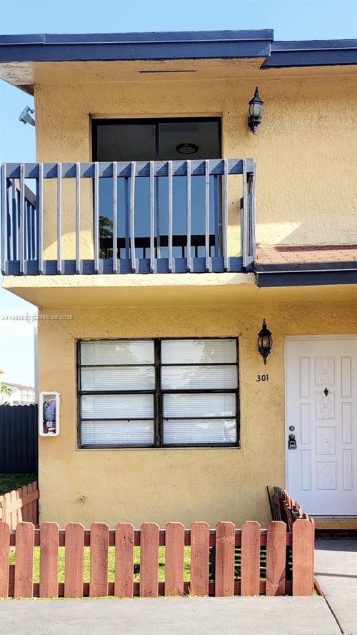 apt-301-2221 W 52nd St, Hialeah, FL, 33016-2067 | Card Image