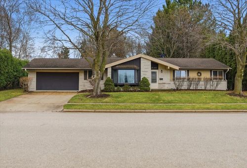 649 Edgewood Drive, Burlington, WI, 53105 | Card Image