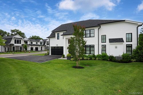 115 Three Ponds Ln E, Woodbury, NY, 11797-1816 | Card Image