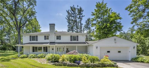 8347 Merrie Ln, Chesterland, OH, 44026-1837 | Card Image