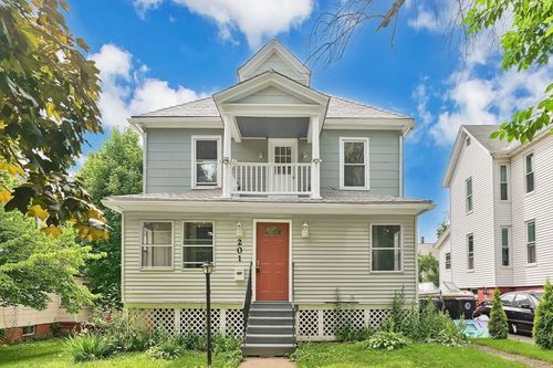 201 Locust St, Holyoke, MA, 01040-3118 | Card Image