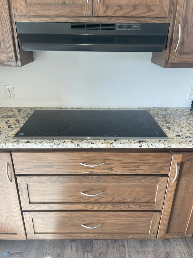 Accessible Cooktop with Easy-Access Storage Drawers.jpg | Image 10