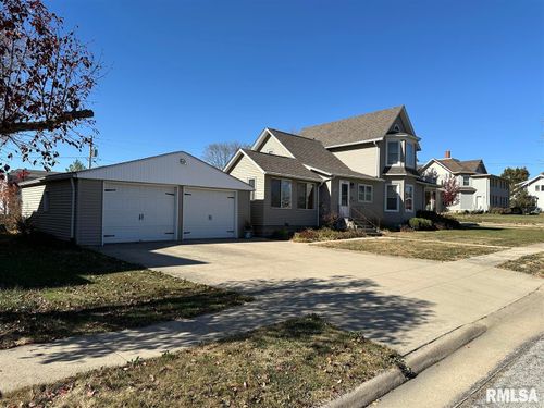 705 Hall Ave, Lowden, IA, 52255-9640 | Card Image