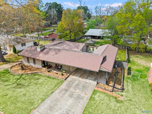 303 Wheeler St Nw, Hartselle, AL, 35640-1827 | Card Image