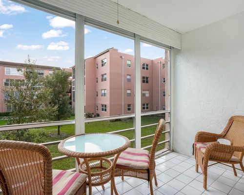 205-2851 Somerset Dr, Lauderdale Lakes, FL, 33311-1961 | Card Image