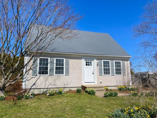 97 W View Rd, Middletown, RI, 02842 | Card Image