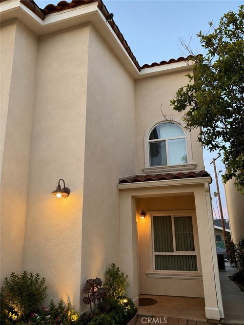 1637 E Gage Ave, LOS ANGELES, CA, 90001 | Card Image