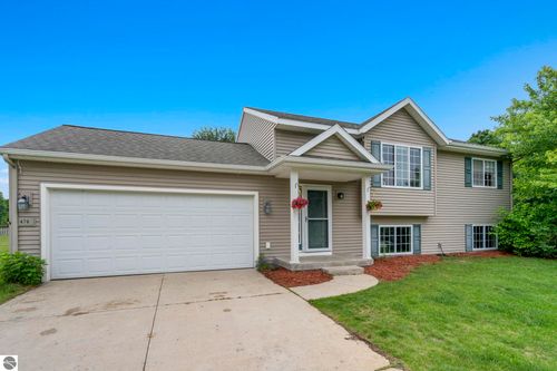 4769 Sandtrap Dr, Traverse City, MI, 49685-7481 | Card Image