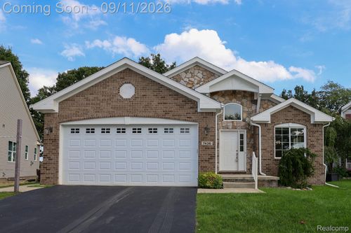 7436 Village Ct, Davisburg, MI, 48350-2555 | Card Image