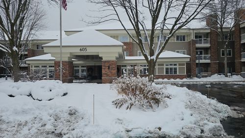 apt-350-605 Barrington Ave, East Dundee, IL, 60118-1457 | Card Image