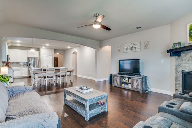 2085 Avondown Rd, House other with 3 bedrooms, 2 bathrooms and null parking in Forney TX | Image 13