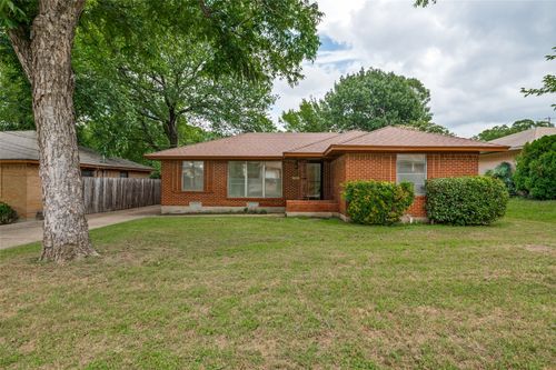 4126 Elk Horn Trl, Dallas, TX, 75216-6021 | Card Image