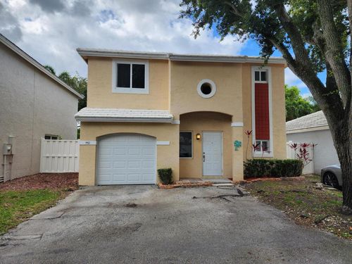 9812 Nw 2nd Ct, Plantation, FL, 33324-7015 | Card Image