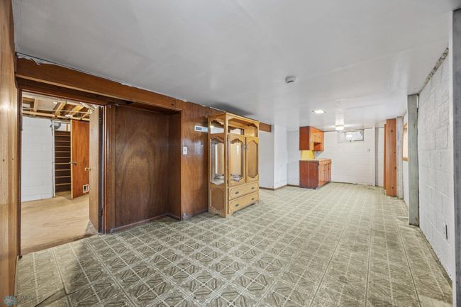 Basement Family Room | Image 10