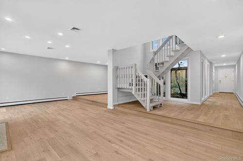 5 Bannock Ct, Suffern, NY, 10901-4143 | Card Image