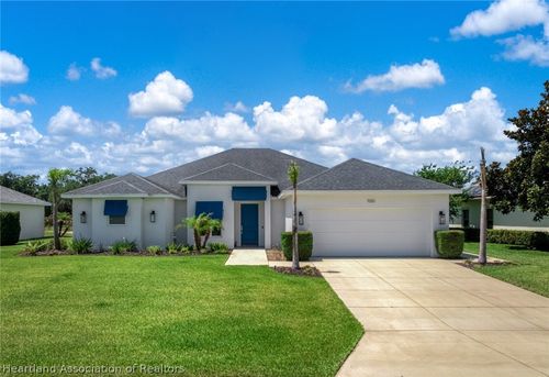 7051 Strafford Oaks Dr, Sebring, FL, 33875-4703 | Card Image