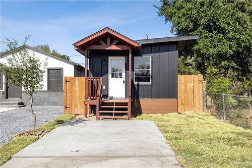 323 E 3rd St, San Juan, TX, 78589-3017 | Card Image
