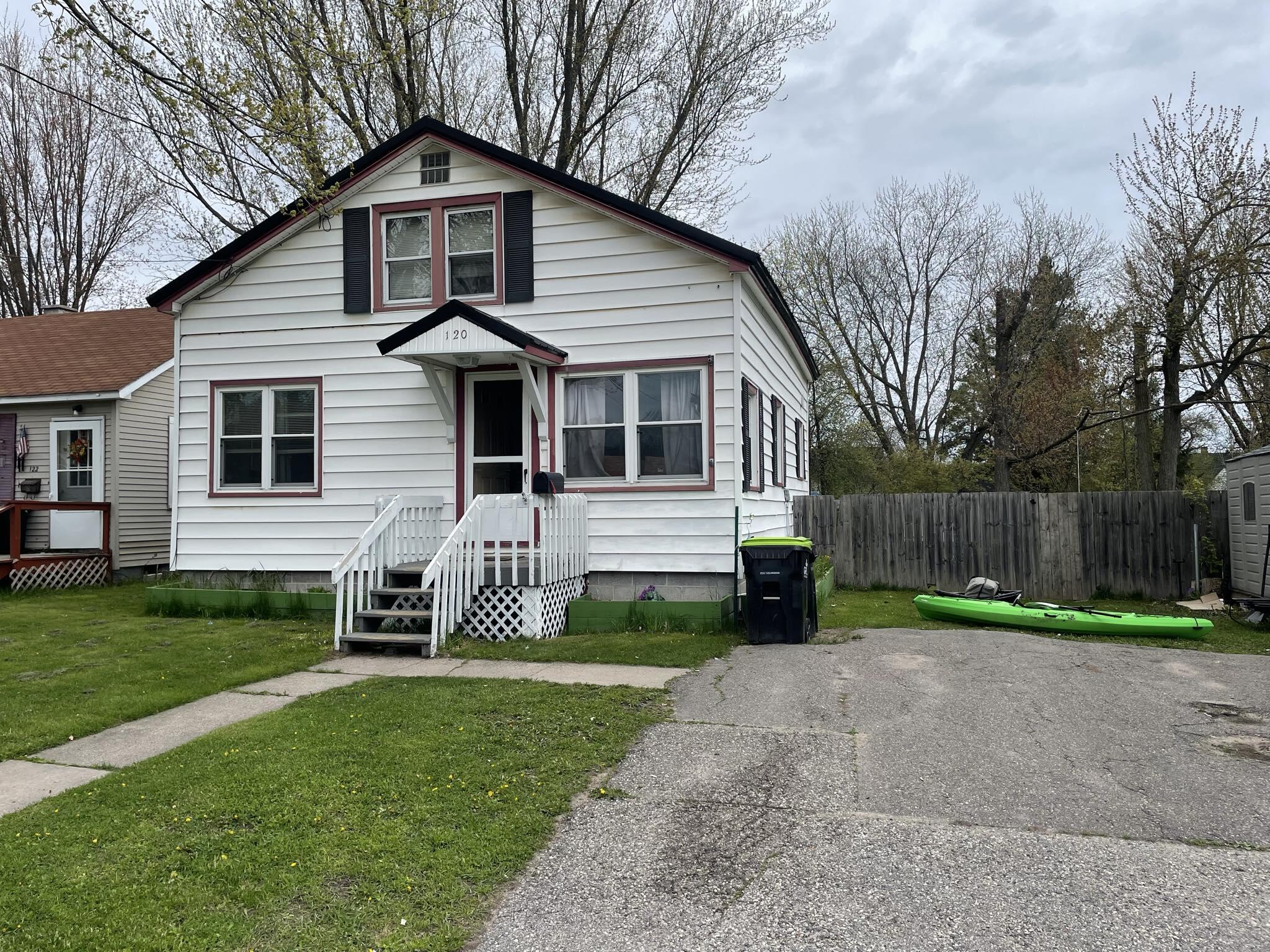 9th Ave, Sault Sainte Marie, MI 49783