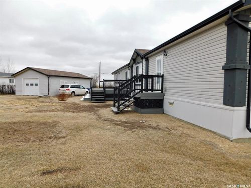 7-9 Allard Bay, Gravelbourg, SK, S0H | Card Image