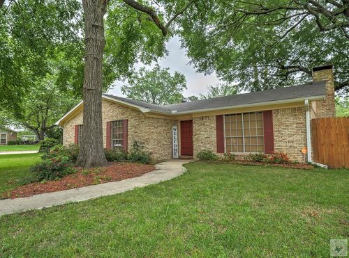 201 Pine Forest St, Wake Village, TX, 75501-5719 | Card Image