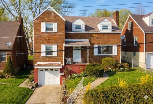 805 Laura St, West Mifflin, PA, 15122-2026 | Card Image