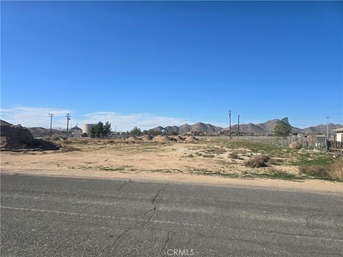14978 Blackfoot Rd, Apple Valley, CA, 92307-3312 | Card Image