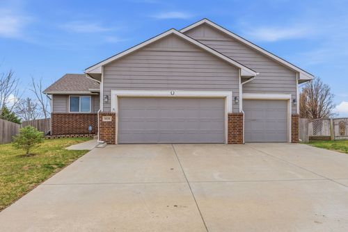 5535 S Meadowview Ct, Wichita, KS, 67216 | Card Image