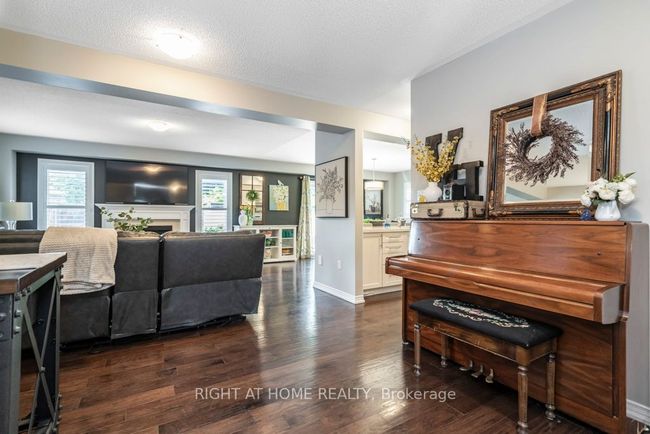172 Birkhall Pl, House other with 4 bedrooms, 4 bathrooms and 2 parking in Barrie ON | Image 6