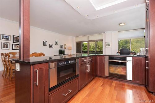 3z-35 N Chatsworth Ave, Larchmont, NY, 10538-1956 | Card Image