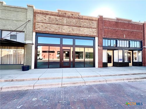 135 E Clark St, Bartlett, TX, 76511-4598 | Card Image