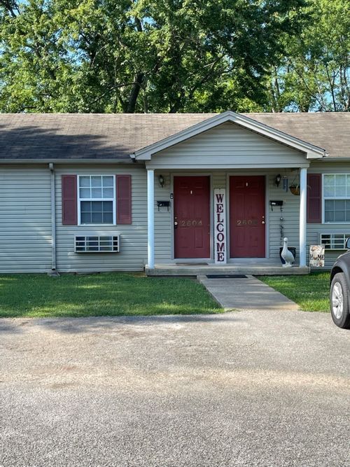 2604 Kenwood Dr, Hopkinsville, KY, 42240-3718 | Card Image