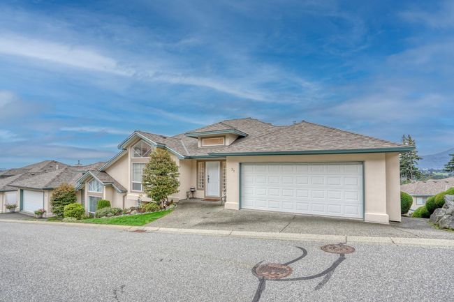37 - 8590 Sunrise Drive, Townhouse with 3 bedrooms, 3 bathrooms and 3 parking in Chilliwack BC | Image 2