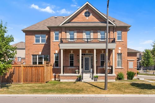 160 Westfield Dr, Whitby, ON, L1P0G2 | Card Image